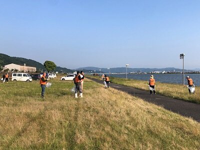 「芦田川を守る日」一斉清掃に参加のサムネイル画像