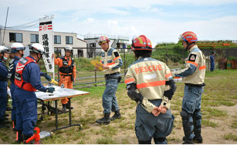 陸上自衛隊、池田市消防本部との共同訓練（2014年9月） 写真3
